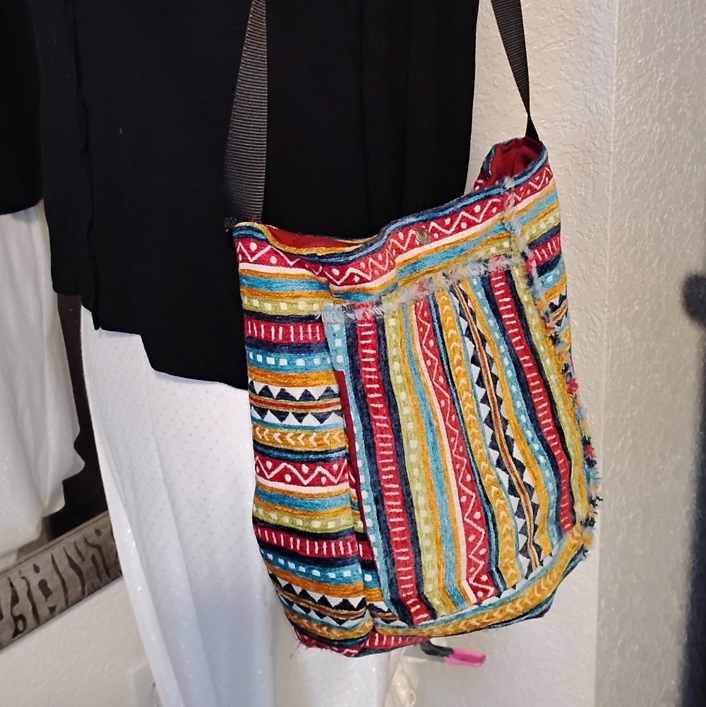 Mayo Fiesta Striped Chenille Women's Shoulder Bag Round Bottom